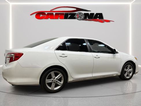 Used 2014 Toyota Camry LE image 11