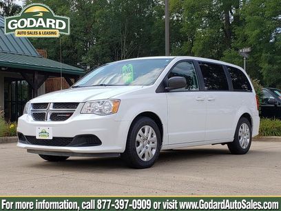 Used 2018 Dodge Grand Caravan SE w/ UConnect Hands-Free Group