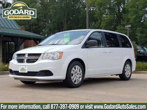 Used 2018 Dodge Grand Caravan SE w/ UConnect Hands-Free Group FWD image 1