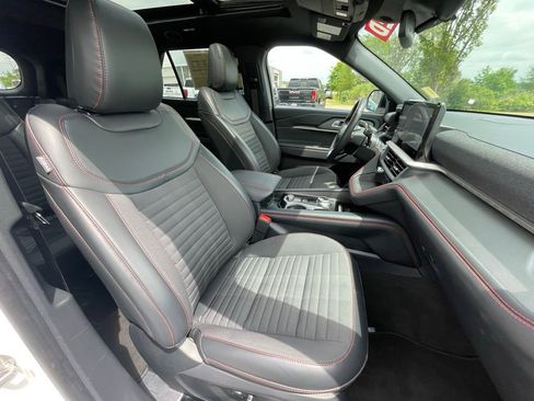 Used 2025 Ford Explorer ST-Line w/ Premium Package AWD/4WD image 27