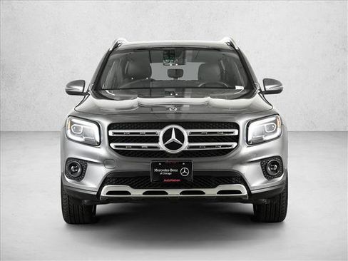Used 2022 Mercedes-Benz GLB 250 4MATIC image 2