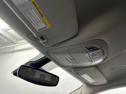 Used 2024 Chrysler Pacifica Touring-L image 32