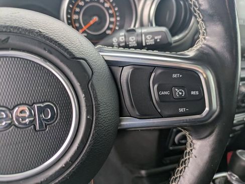 Used 2020 Jeep Wrangler Unlimited Sahara image 22