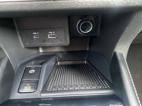 Used 2024 Nissan Kicks SV image 25