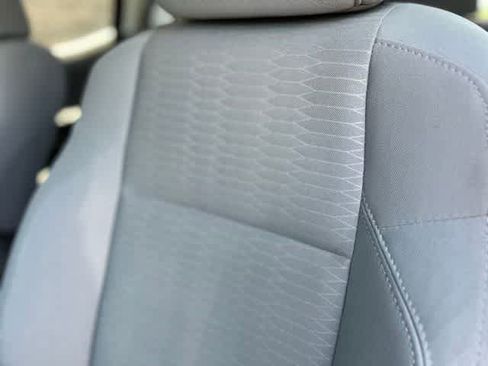 Used 2019 Toyota Tacoma SR5 AWD/4WD image 7