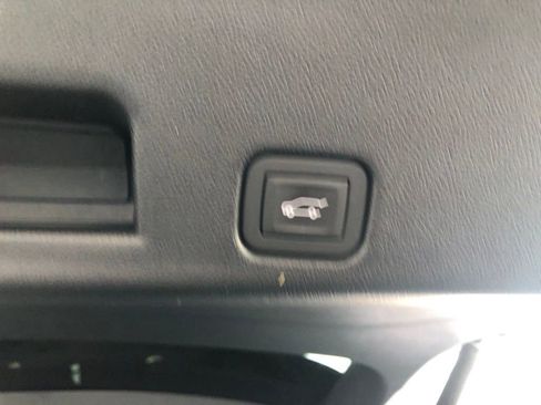 Used 2024 Chevrolet Traverse RS image 10