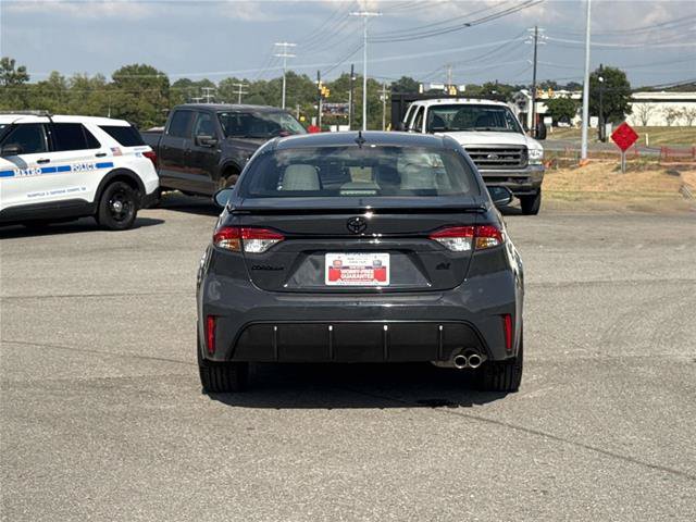 Used 2023 Toyota Corolla SE w/ Carpet Mat Package (TMS) FWD image 5