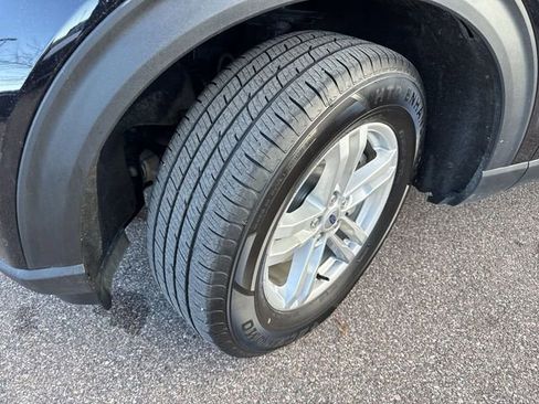 Used 2023 Ford Explorer XLT image 10