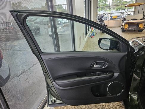 Used 2016 Honda HR-V EX-L image 17