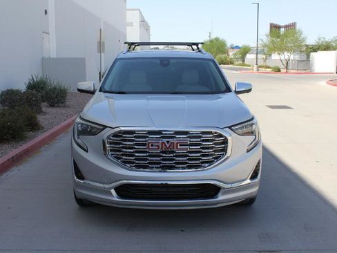 Used 2020 GMC Terrain Denali w/ Denali Premium Package AWD/4WD image 2