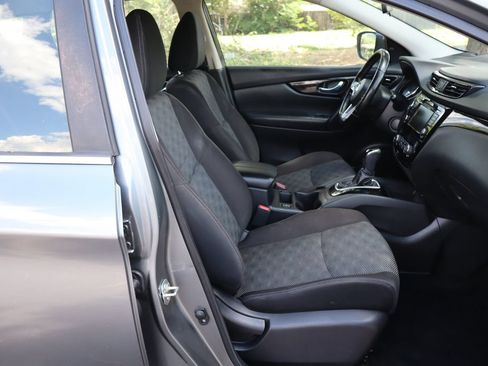 Used 2020 Nissan Rogue Sport SV w/ All-Weather Package AWD/4WD image 22