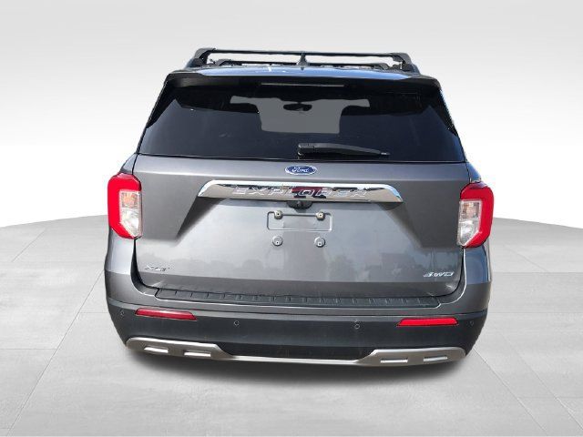 Used 2023 Ford Explorer XLT AWD/4WD image 11
