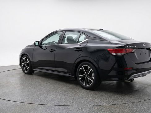 Used 2024 Nissan Sentra SV image 6