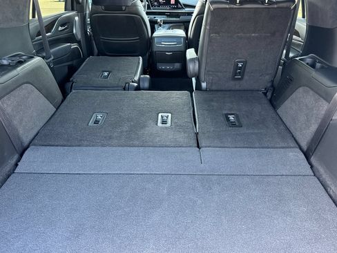 Certified 2024 Cadillac Escalade Premium Luxury Platinum AWD/4WD image 17