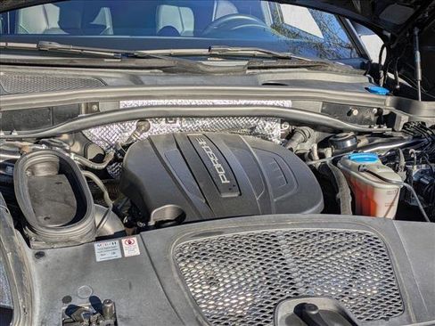 Used 2018 Porsche Macan Sport Edition image 22