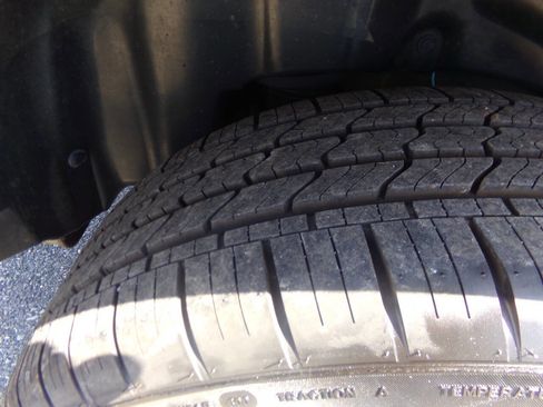 Used 2014 Subaru Forester 2.5i AWD/4WD image 18