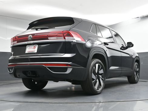 Used 2024 Volkswagen Atlas Cross Sport SE image 25