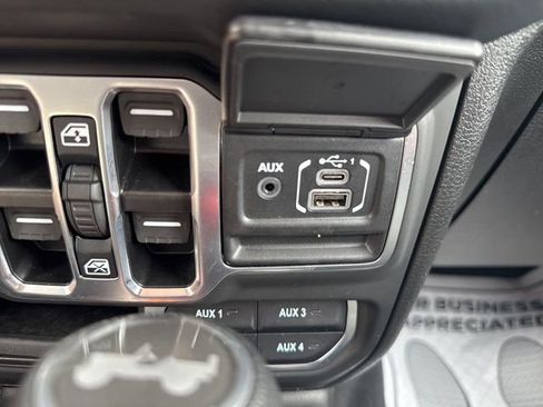 Certified 2025 Jeep Wrangler Unlimited Sahara AWD/4WD image 24