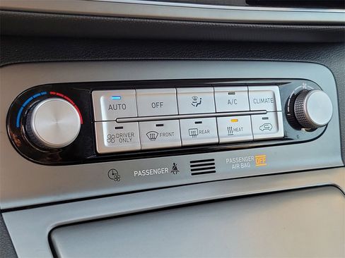 Used 2022 Hyundai Kona SEL w/ Convenience Package image 11