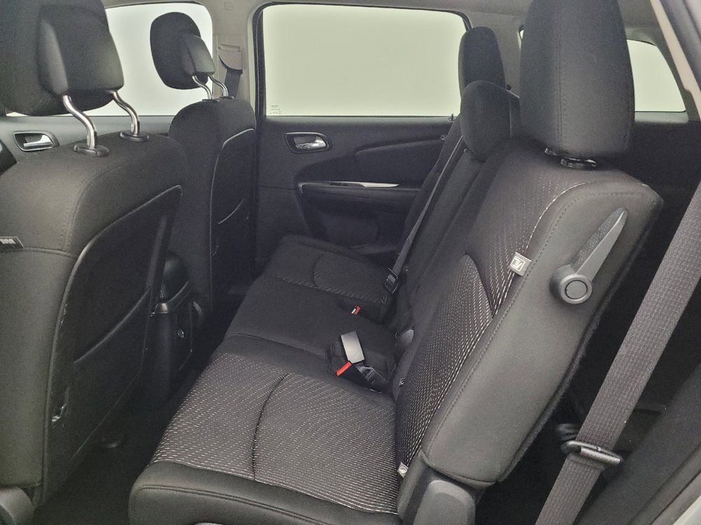 Used 2020 Dodge Journey SE w/ SE Popular Equipment Group FWD image 18