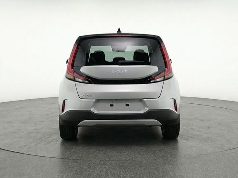 Used 2025 Kia Soul LX w/ LX Technology Package FWD image 7
