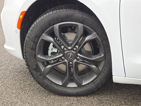 New 2026 Chrysler Pacifica Select image 10