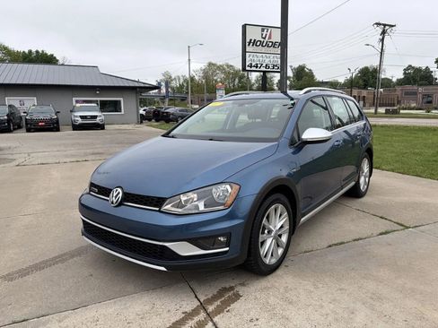 Used 2017 Volkswagen Golf Alltrack SE AWD/4WD image 3