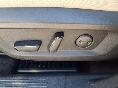 Used 2023 Nissan Rogue SV image 15