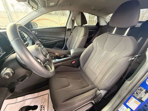 Used 2022 Hyundai Elantra SEL w/ Convenience Package image 16
