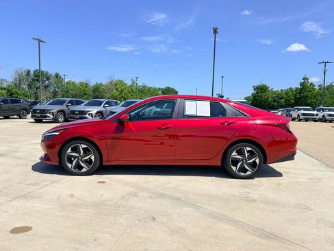 Used 2023 Hyundai Elantra SEL w/ Convenience Package FWD image 8