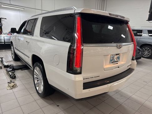 Used 2018 Cadillac Escalade ESV Platinum image 4