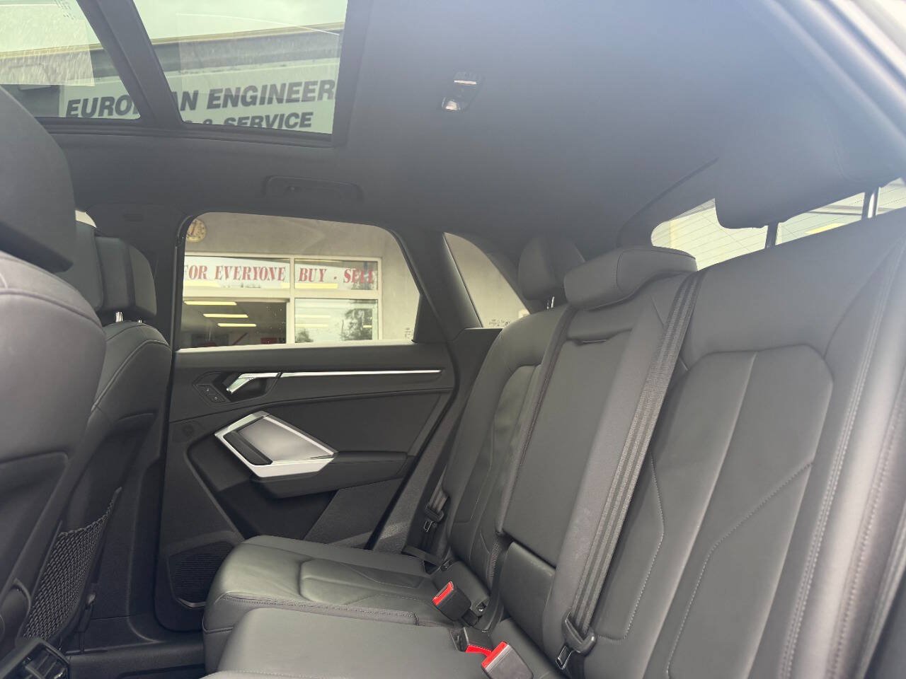 Used 2020 Audi Q3 2.0T Premium Plus w/ Premium Plus Package AWD/4WD image 23