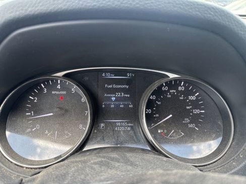 Used 2016 Nissan Rogue S w/ Appearance Package FWD image 18