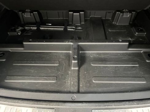 Used 2024 Chevrolet Suburban RST image 40