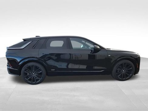 New 2026 Cadillac Lyriq V AWD/4WD image 9