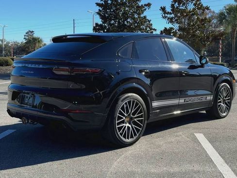 Used 2021 Porsche Cayenne Turbo image 8