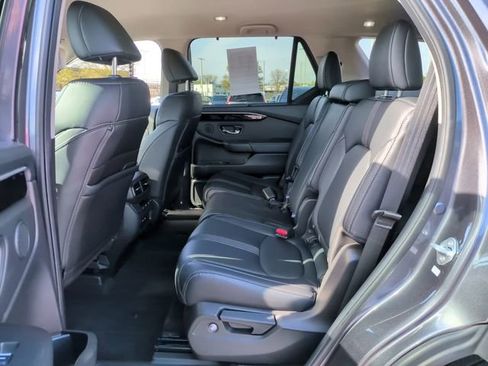 Used 2025 Honda Pilot EX-L image 13