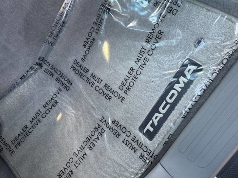 Used 2011 Toyota Tacoma 4x4 Double Cab image 56