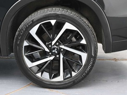 Used 2023 Mitsubishi Outlander SEL 40th Anniversary AWD/4WD image 5