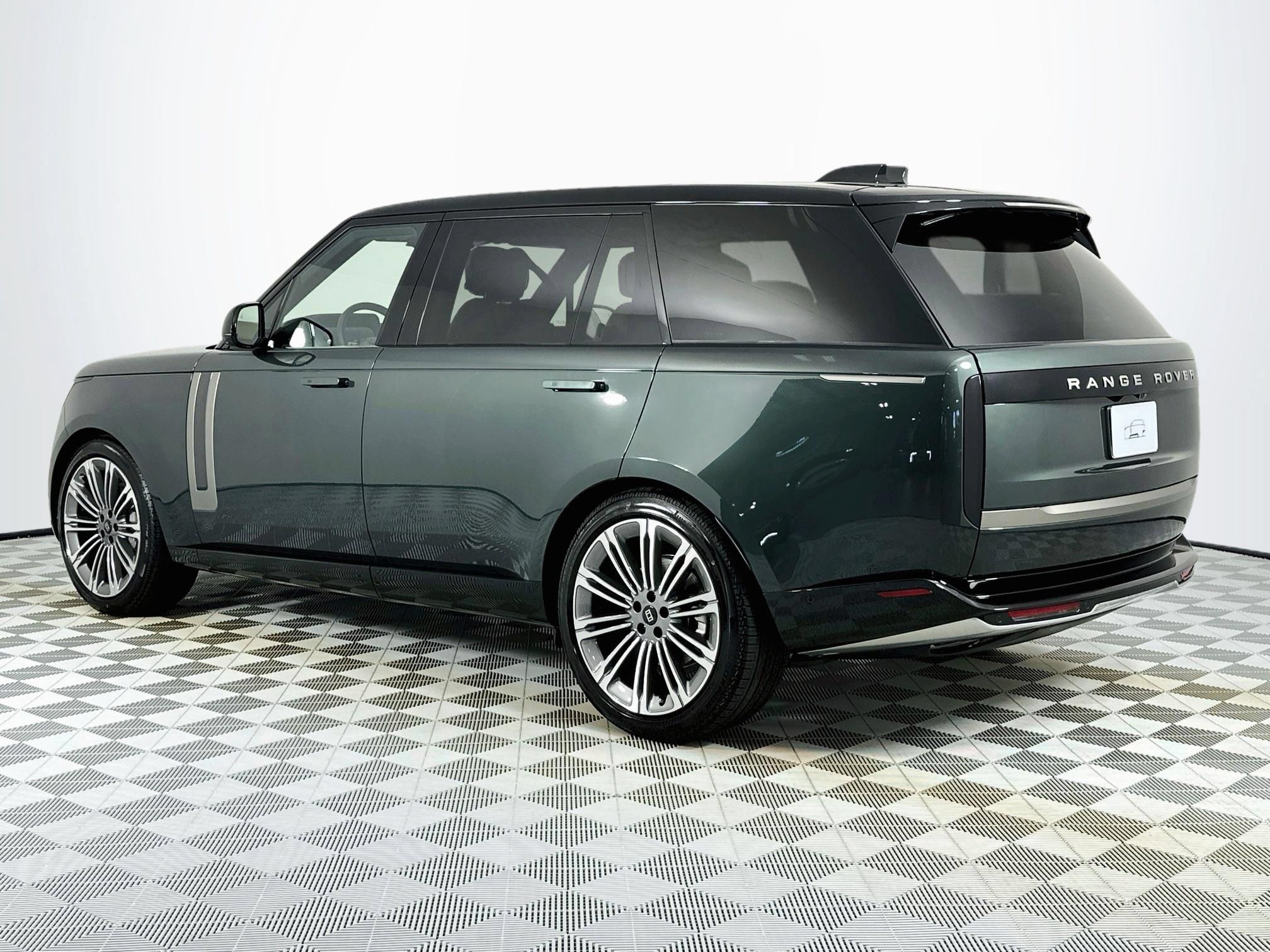 New 2027 Land Rover Range Rover Long Wheelbase SE AWD/4WD image 7