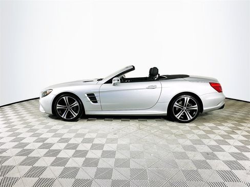 Used 2019 Mercedes-Benz SL 450 w/ Premium Package image 4