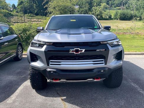 Used 2024 Chevrolet Colorado ZR2 w/ ZR2 Convenience Package III AWD/4WD image 6