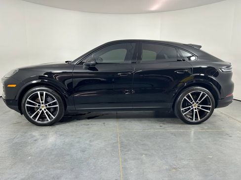 Certified 2024 Porsche Cayenne Coupe AWD/4WD image 2