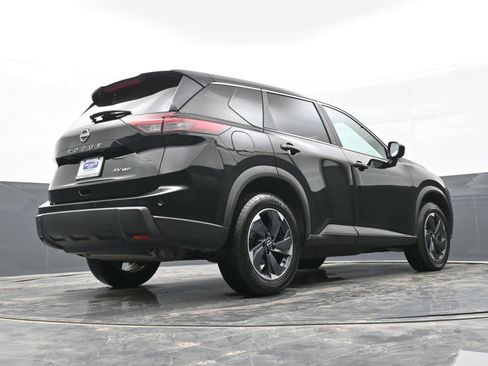 Used 2024 Nissan Rogue SV AWD/4WD image 42