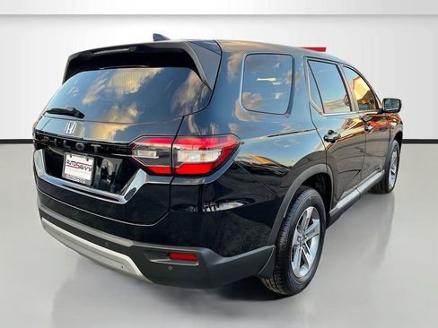 Used 2025 Honda Pilot EX-L image 7
