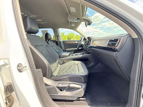 Used 2024 Volkswagen Atlas SE w/ Black Wheel Package AWD/4WD image 25