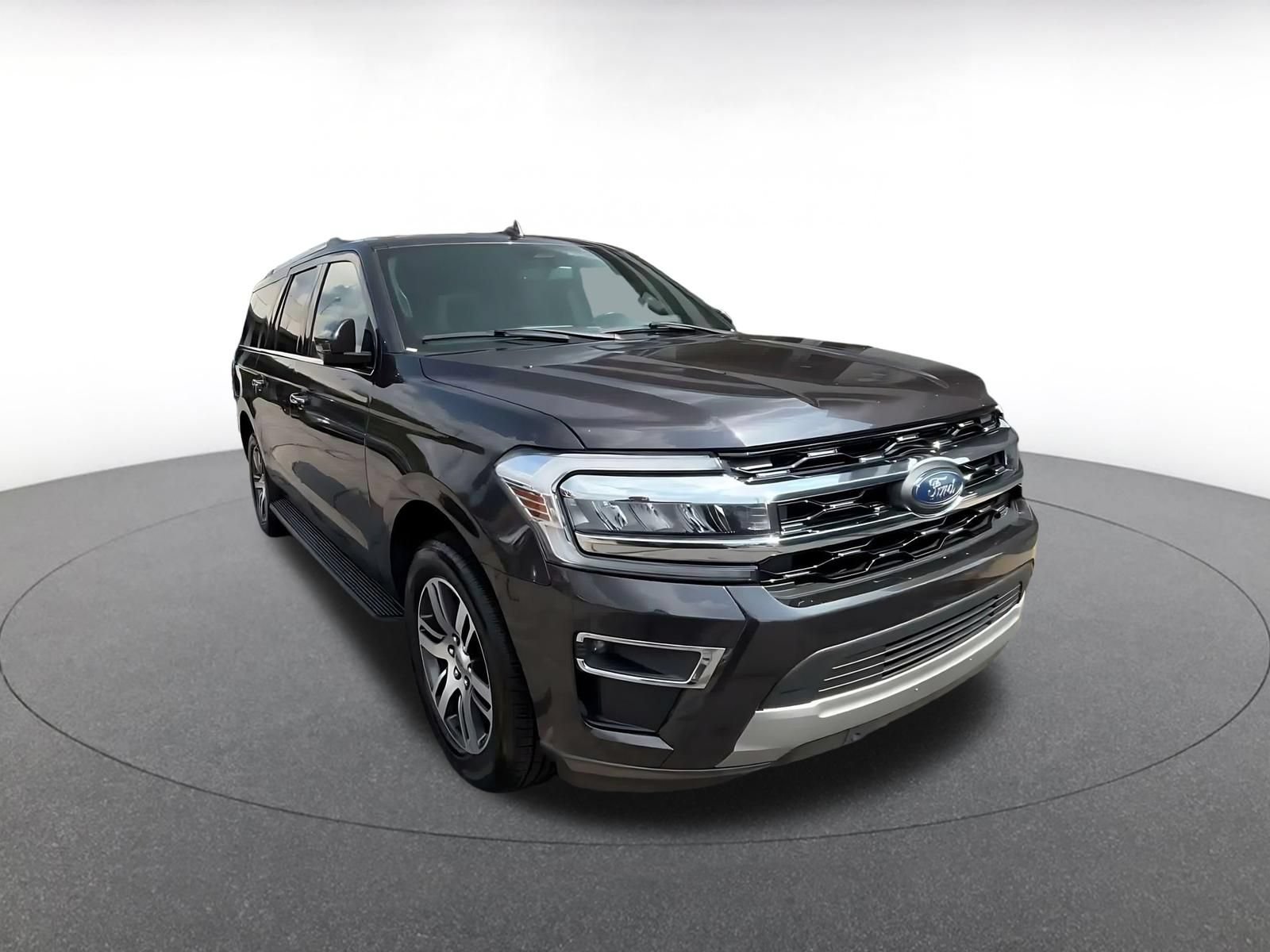Used 2024 Ford Expedition Max Limited AWD/4WD image 3