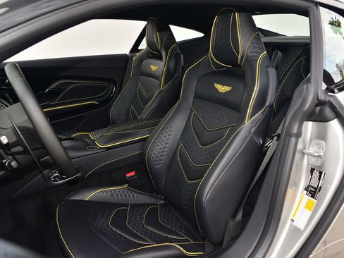 Used 2023 Aston Martin DBS Coupe RWD image 26