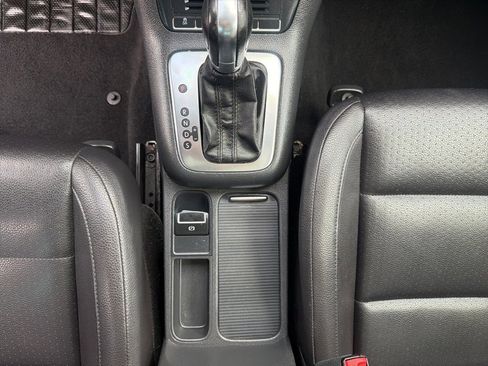Used 2012 Volkswagen Tiguan SE image 33