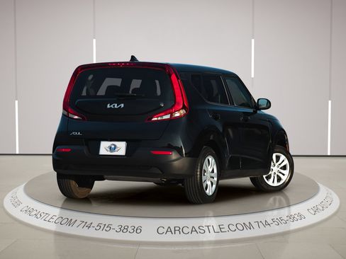 Used 2022 Kia Soul LX FWD image 3